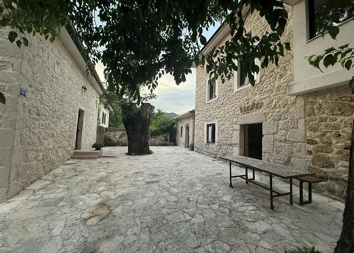 Stara Kuca Estate